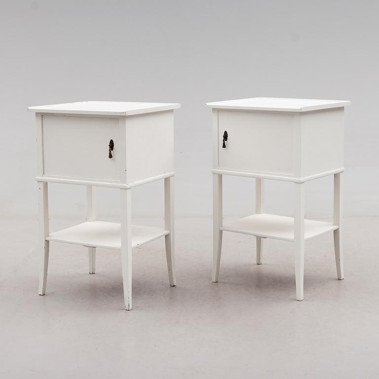 SÄNGBORD, 1 par, 1900-talets första hälft.