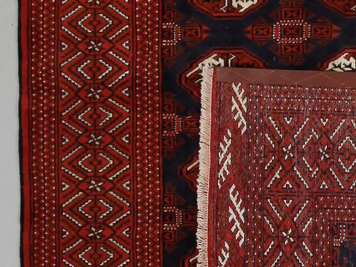 MATTA, Turkmen, ca 287 x 203 cm.