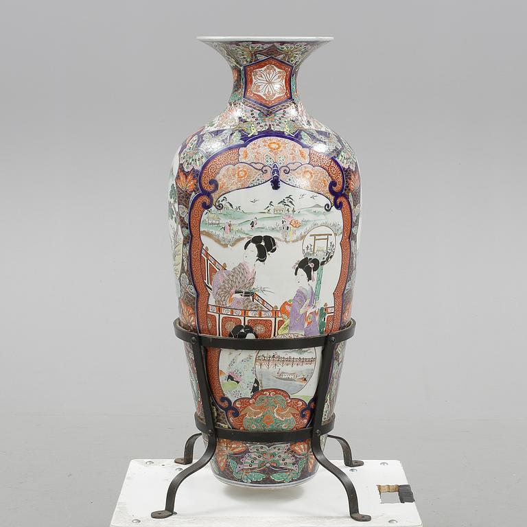 GOLVVAS, porslin, imari, Japan, 1800-tal.