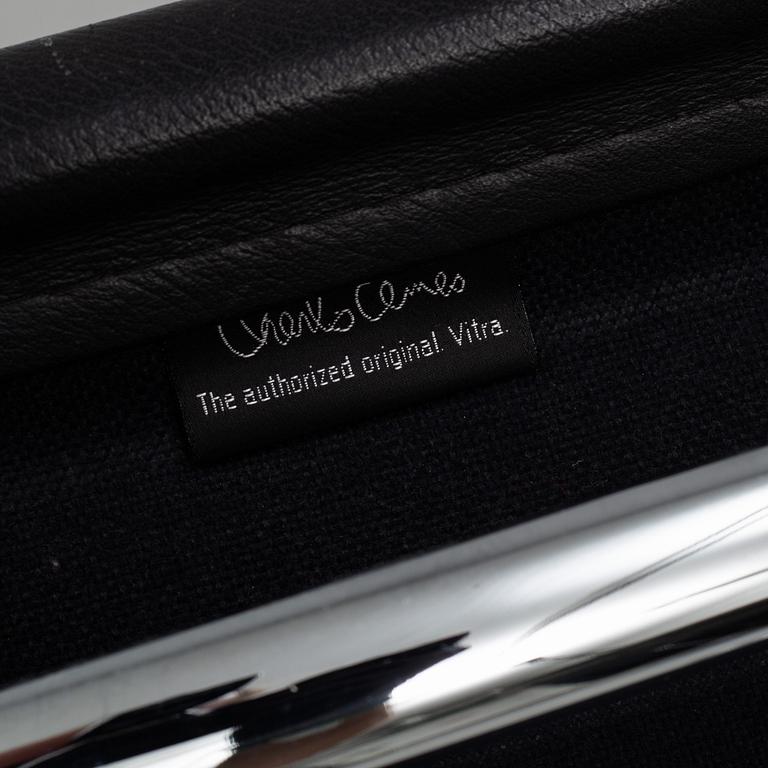 CHARLES & RAY EAMES, an 'Aluminium Group' chair from Vitra.