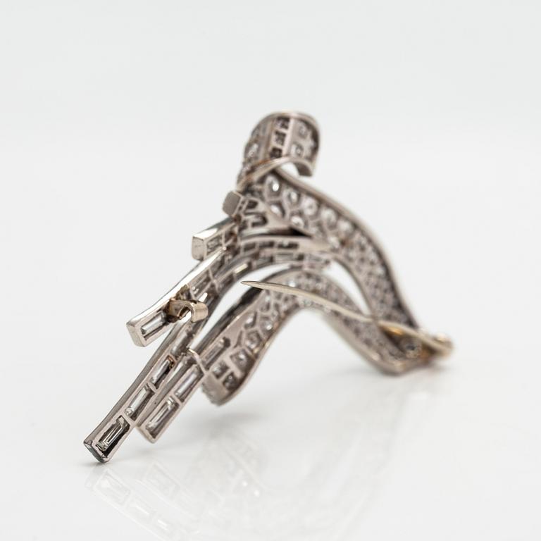 Brosch, platina och diamanter ca 6.50 ct tot.
