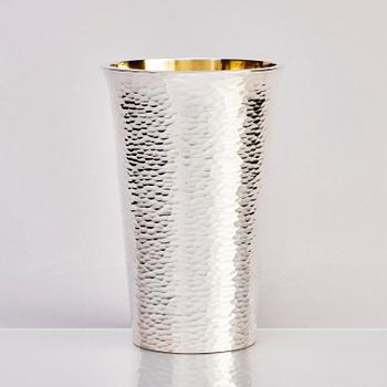 Atelier Borgila, a sterling silver vase and six small beakers, Stockholm 1963 and 1987.