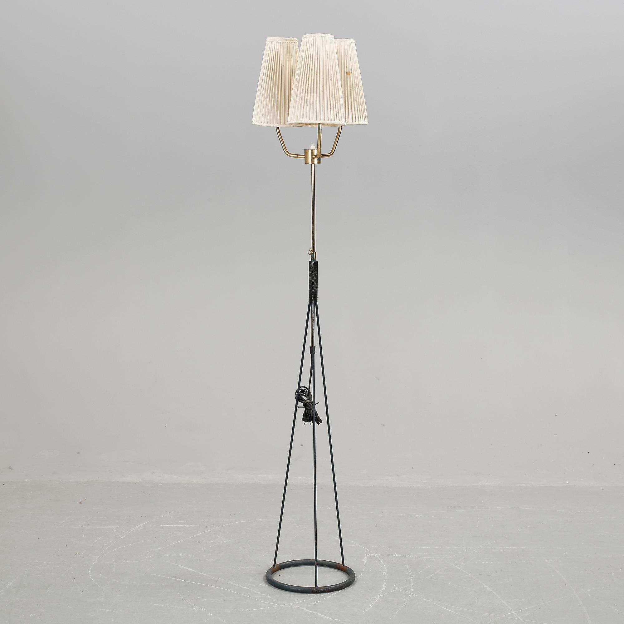 GOLVLAMPA, 1900-talets mitt.