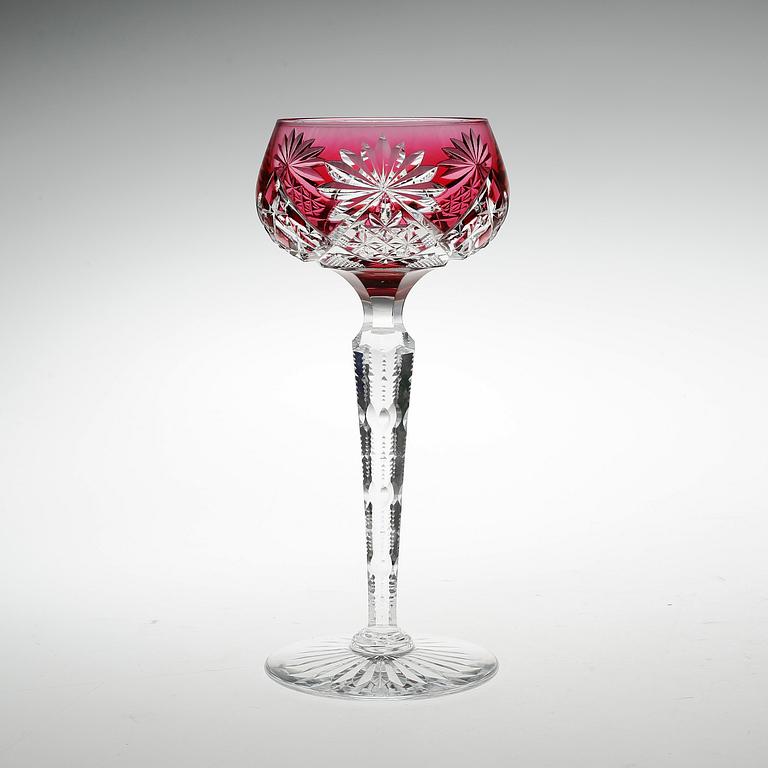 VINGLAS, 8 stycken snarlika, Böhmisk typ, 1900-tal.