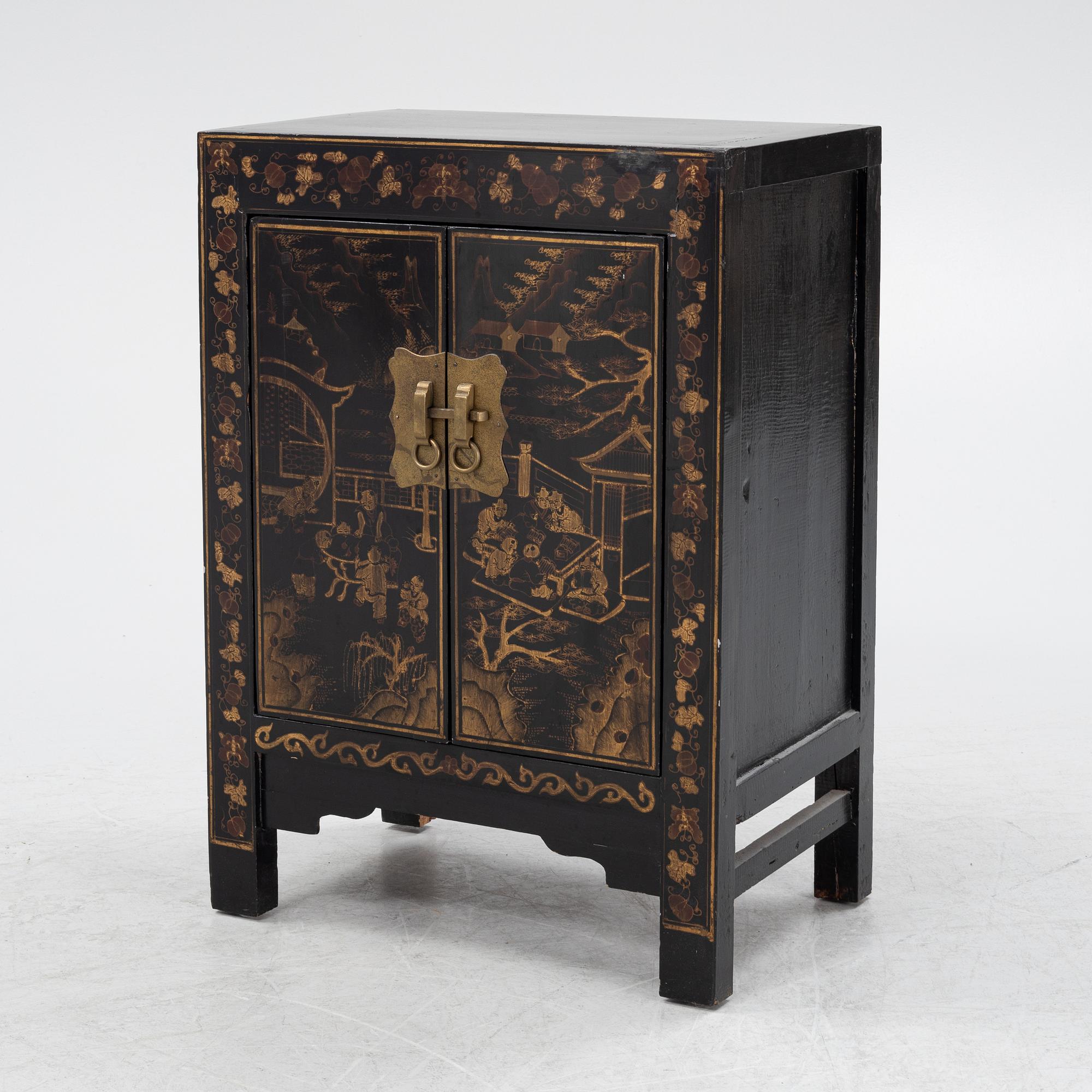 A Chinese 20th century cabinet.