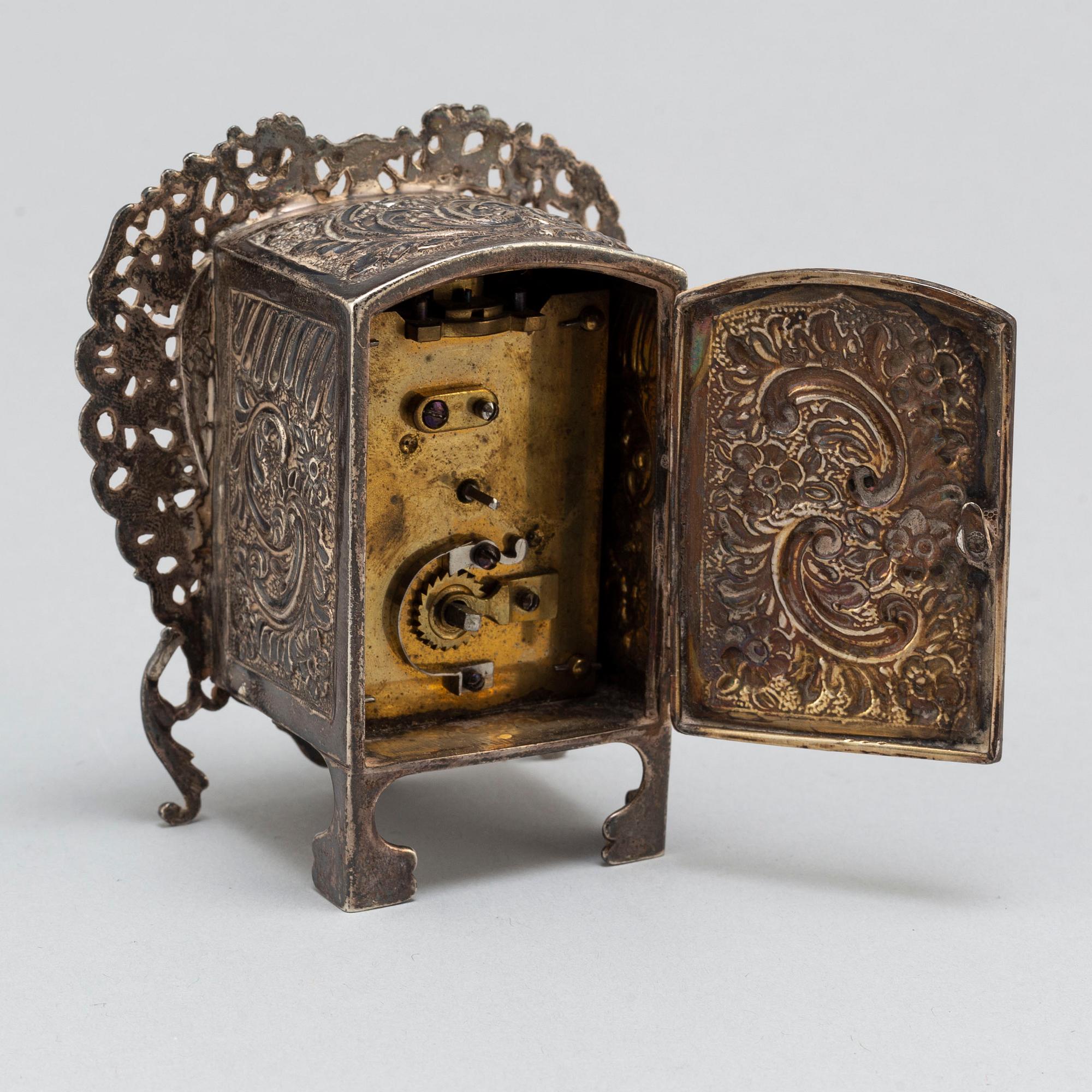 BORDSUR, silver, Samuel Jacobs, London, 1893.