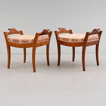 TABURETTER, 1 par, Karl Johan, 1800-talets mitt.