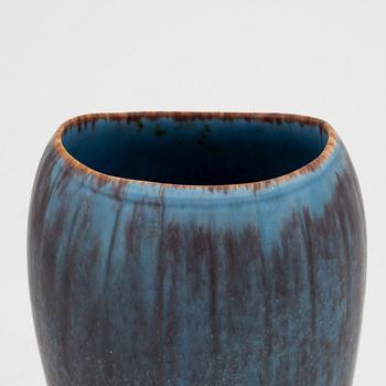 Gunnar Nylund, two stoneware bowls and two vases, Rörstrand, Sweden.