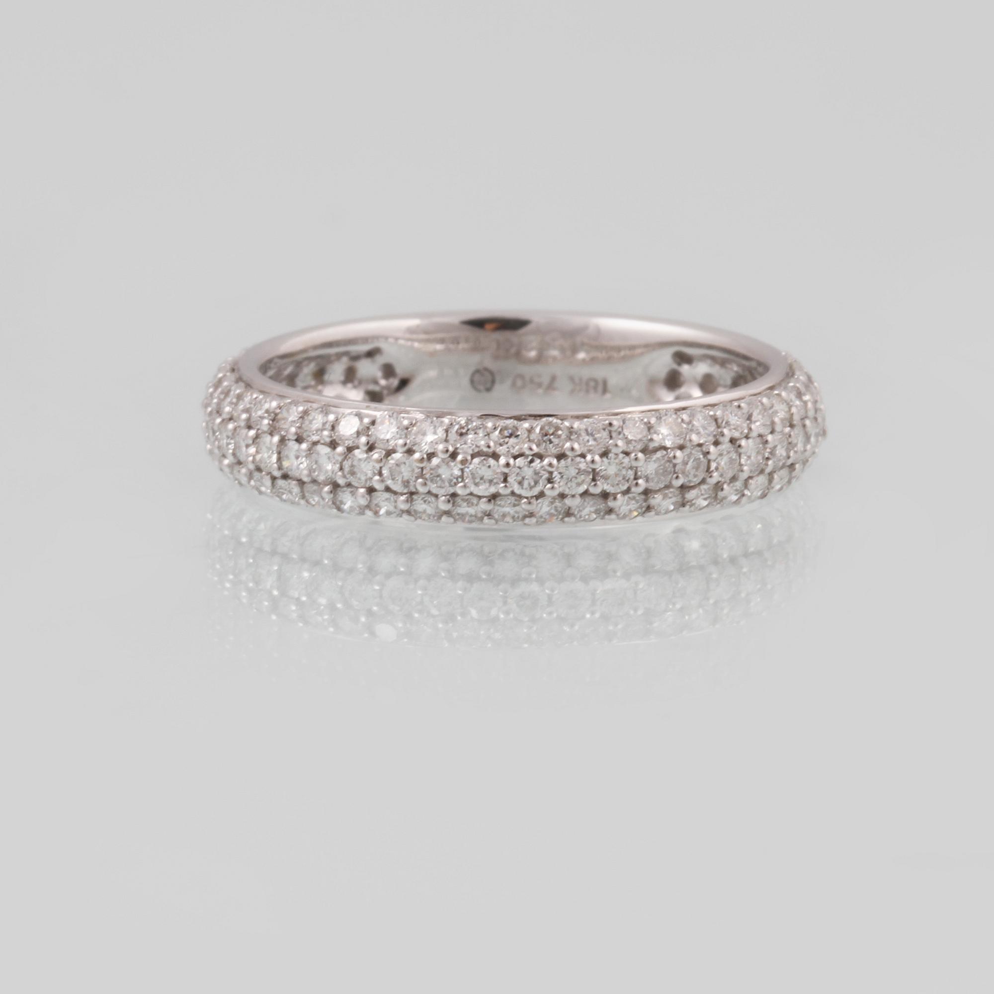 RING, 18K vitguld med briljantslipade diamanter 1.32 ct. Vikt 3,4 ct.