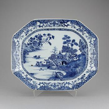 STEKFAT, porslin, Kina, Qianlong (1736-1795).
