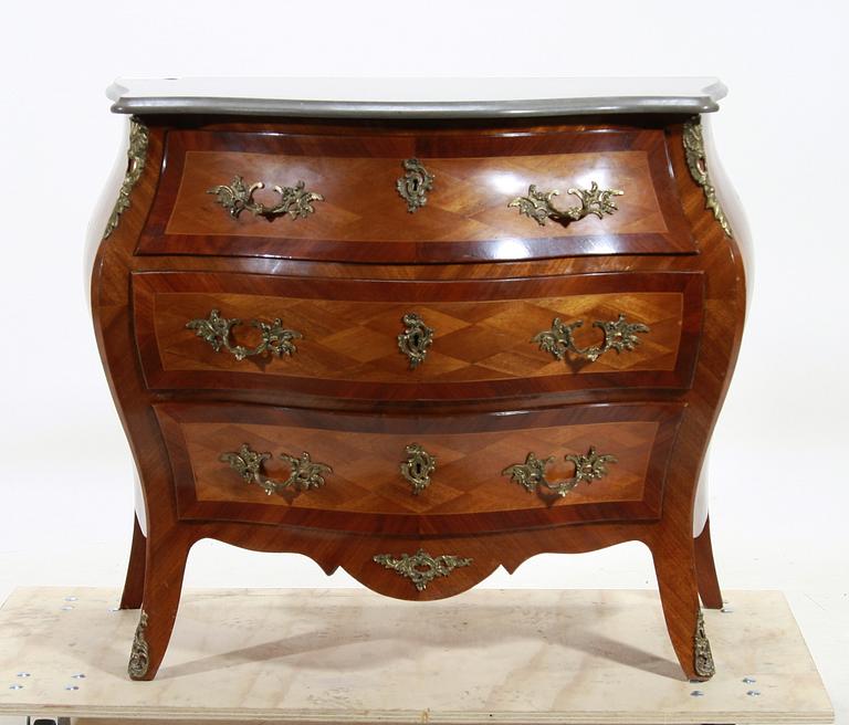 BYRÅ, rokokostil, 1900-tal.