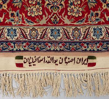 A RUG, Old Esfahan, ca 240 x 149,5 cm (+ the ends have 2,5 and 5,5 cm flat weave).