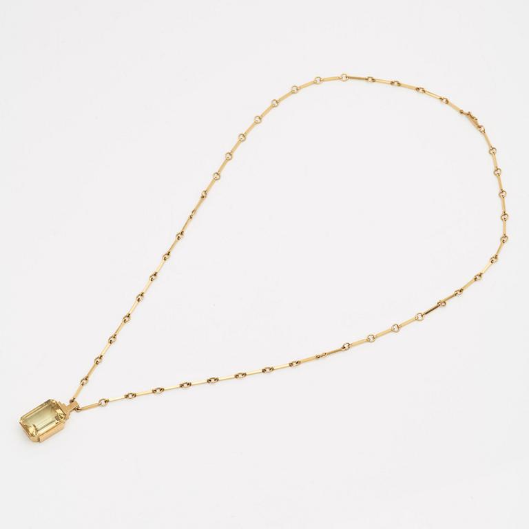 Wiwen Nilsson, an 18K gold necklace with a beryl pendant, Lund 1938.