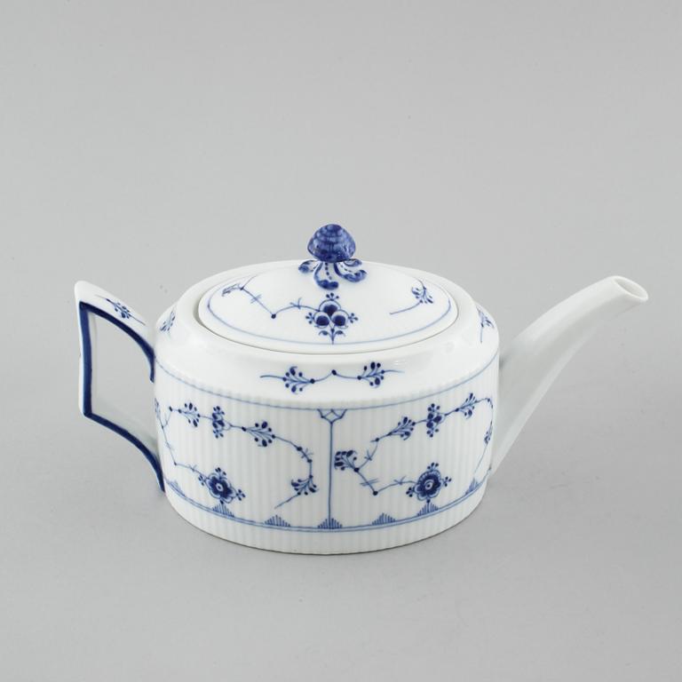 Eighteen pieces of porcelain tableware from Royal Copenhagen, second half of the 20th century.