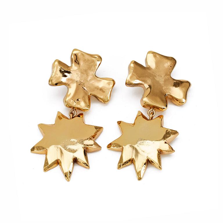 CHRISTIAN LACROIX, a pair of earclips.