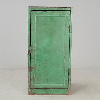 INDUSTRISKÅP, 1900-talets första hälft.