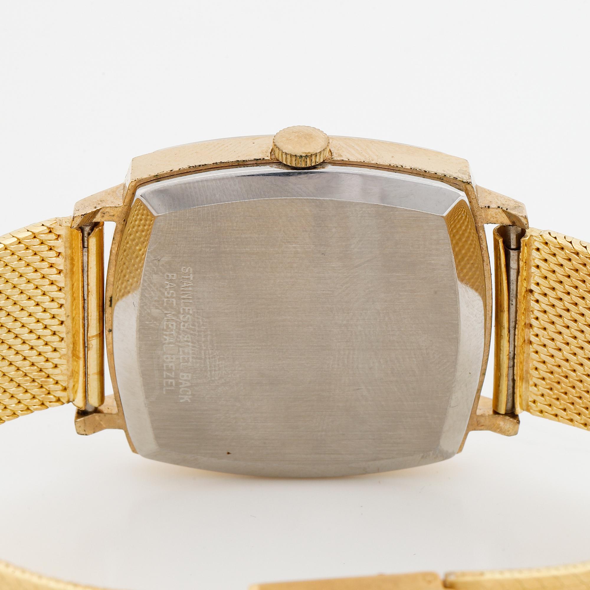 Wittnauer, Genève, wristwatch, 30 x 31 mm.