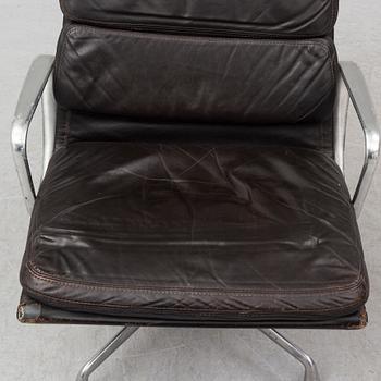 A second half of the 20th century chair by Charles & Ray Eames, no 938-139, Herman Miller.
