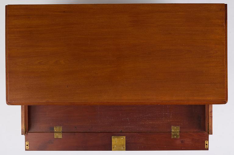 A late Gustavian mahogany writing commode in the manner of I. Löfgren, Stockholm circa 1800.