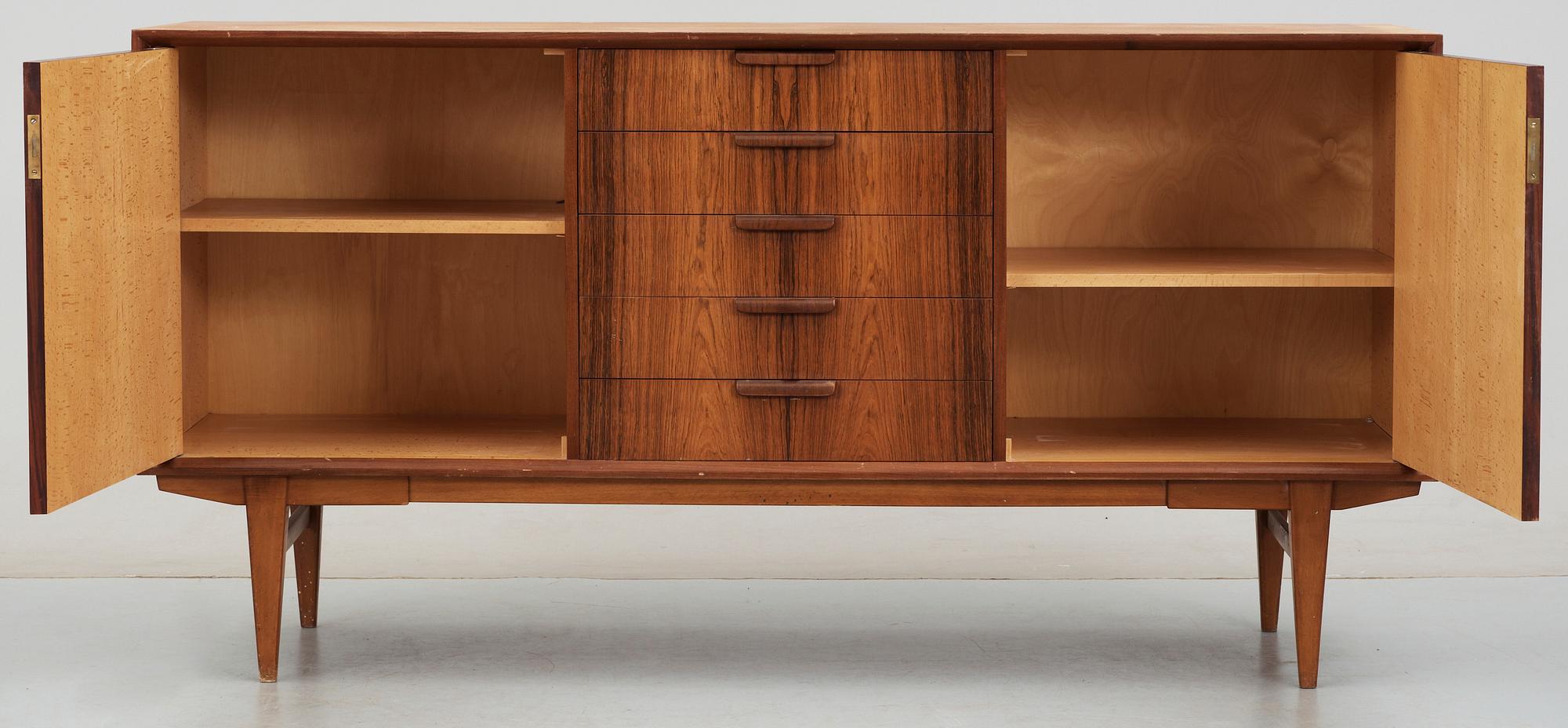 SIDEBOARD, Sverige, 1900-talets mitt.