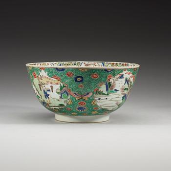 A famille verte punch bowl, Qing dynasty, Kangxi (1662-1722).