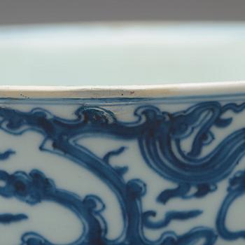 A blue and white bowl, Qing dynasty, early 18th Century.