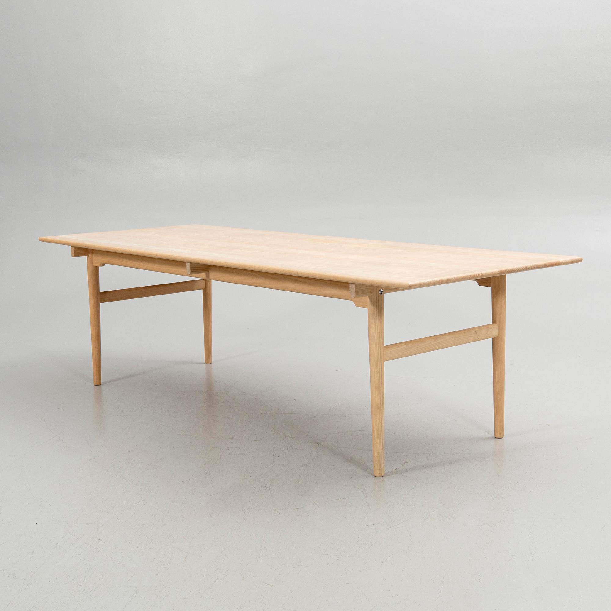 Hans J. Wegner, Matbord, "CH327", 2000-tal.