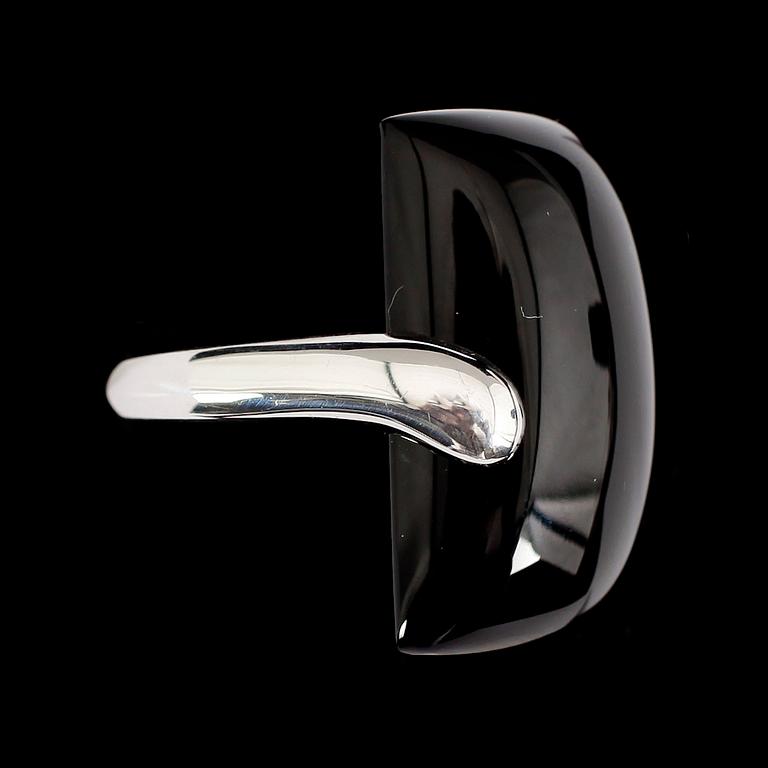 RING, sterlingsilver, svart sten, Amy Vermont.