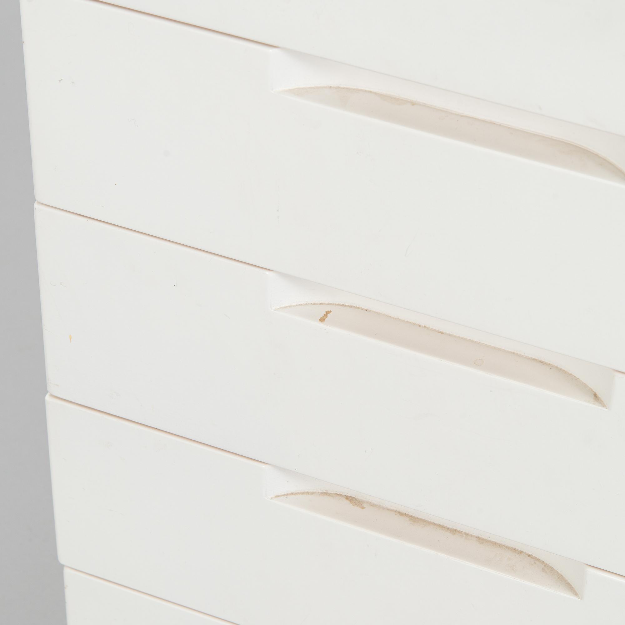 Alvar Aalto, laatikosto, malli 297, Artek, 1960–70-luku.