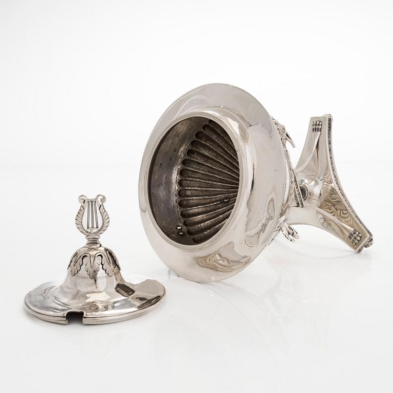 A lidded silver sugar bowl, maker's mark of Johan Imberg, Oulu, Finland 1838.