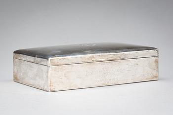 SKRIN, silver. Importstämplar, CG Hallberg 1924. Total vikt ca 495 g.
