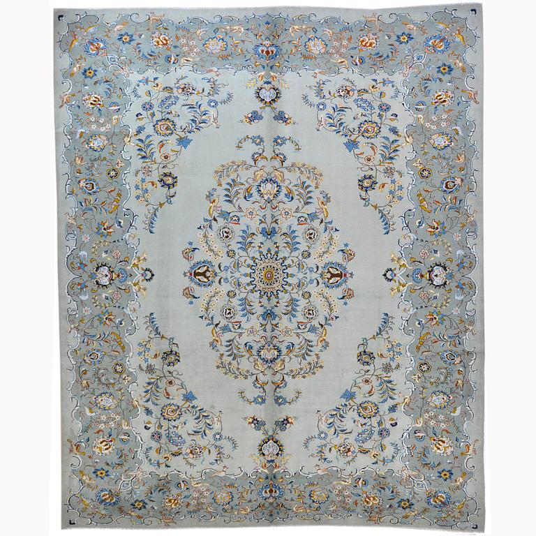 Matto, so called Royal Kashan, ca 407 x 330 cm.