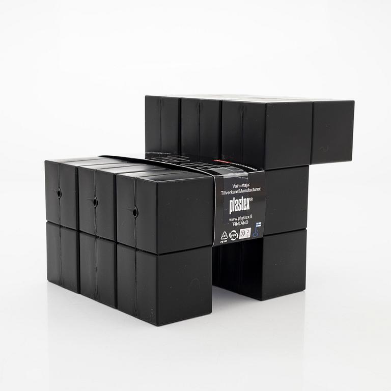 Eero Aarnio, rakennuspalikoita, 30 kpl, "Doggy", Plastex 2009.