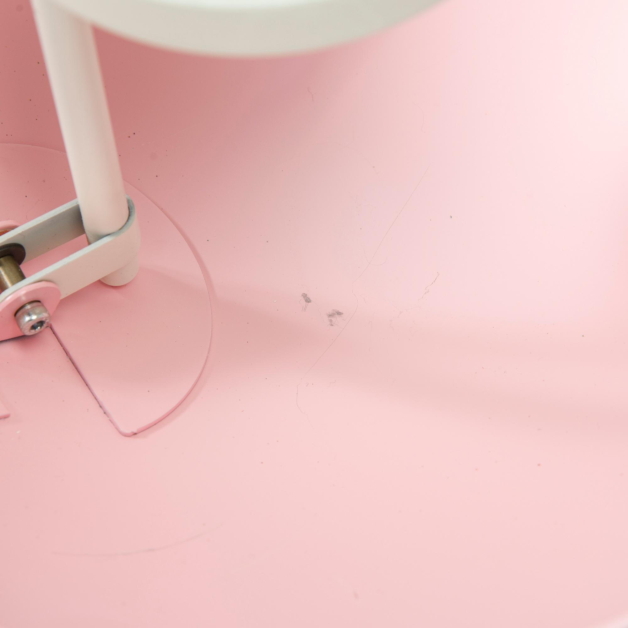 Louis Poulsen, seinävalaisinpari, malli 33058/"PH Hat", Tanska.