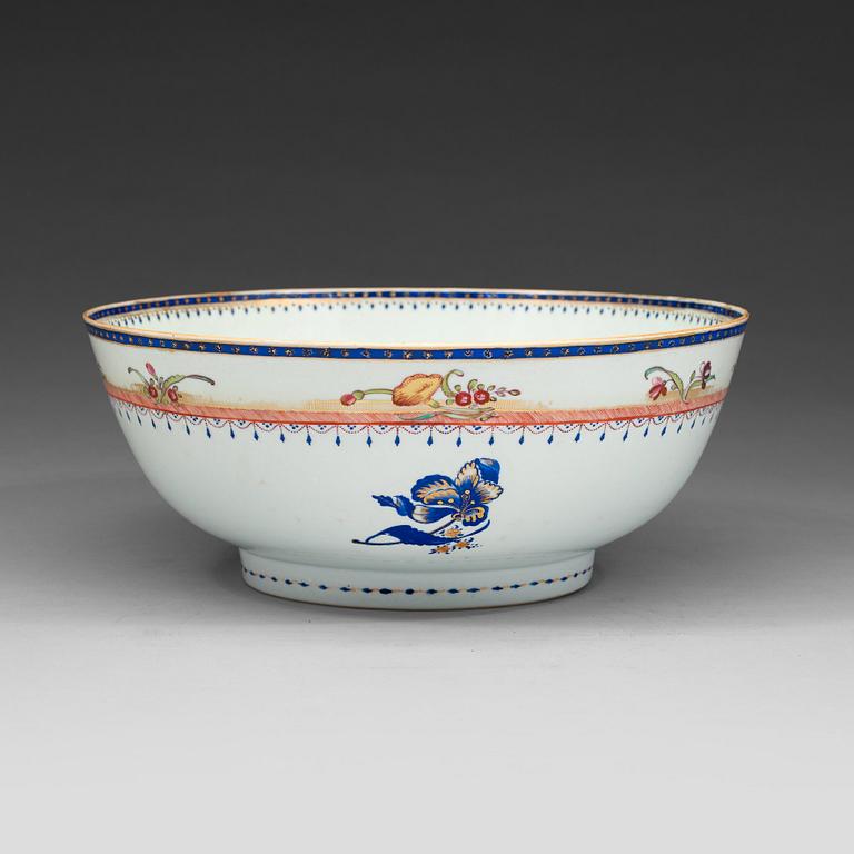 BÅLSKÅL, kompaniporslin. Qingdynasitn, Jiaqing (1796-1820).