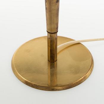Paavo Tynell, A mid-20th century '5061' table lamp for Taito Finland.