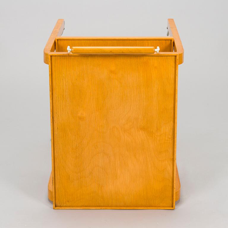 Alvar Aalto, serveringsvagn, modell 99, O.Y. Huonekalu-ja Rakennustyötehdas A.B. 1900-talets mitt.