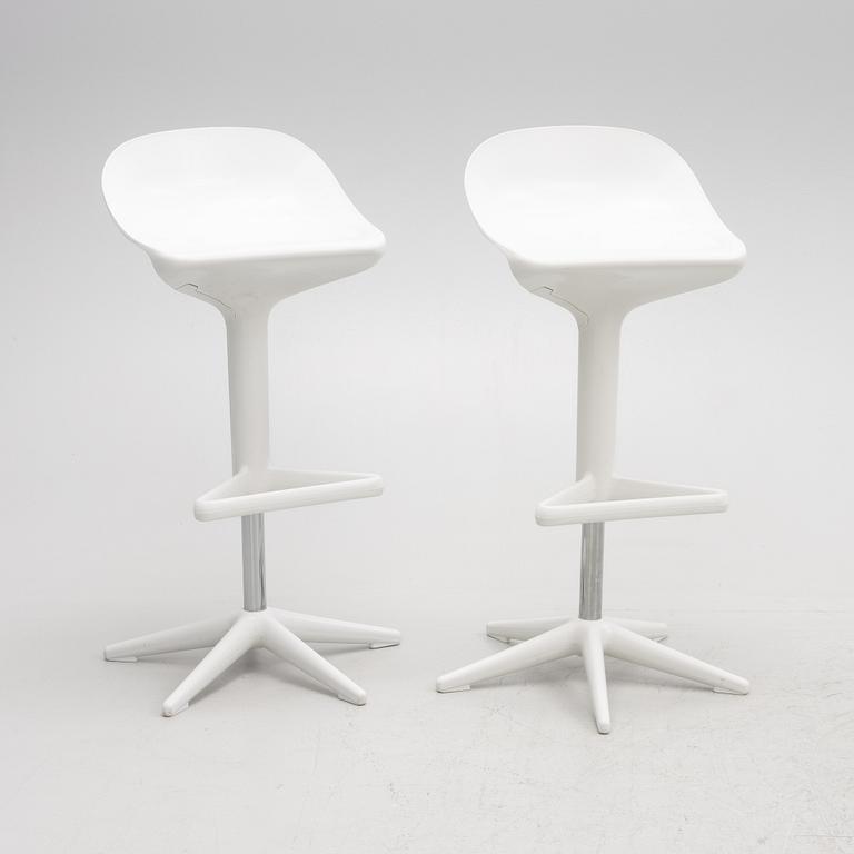 Antonio Citterio con Toan Nguyen, a pair of barstools, Kartell.