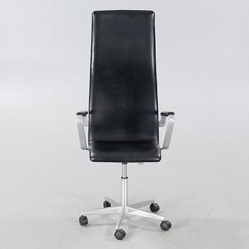 An office chair by Arne Jacobsen, "Oxford", Fritz Hansen, 1995.