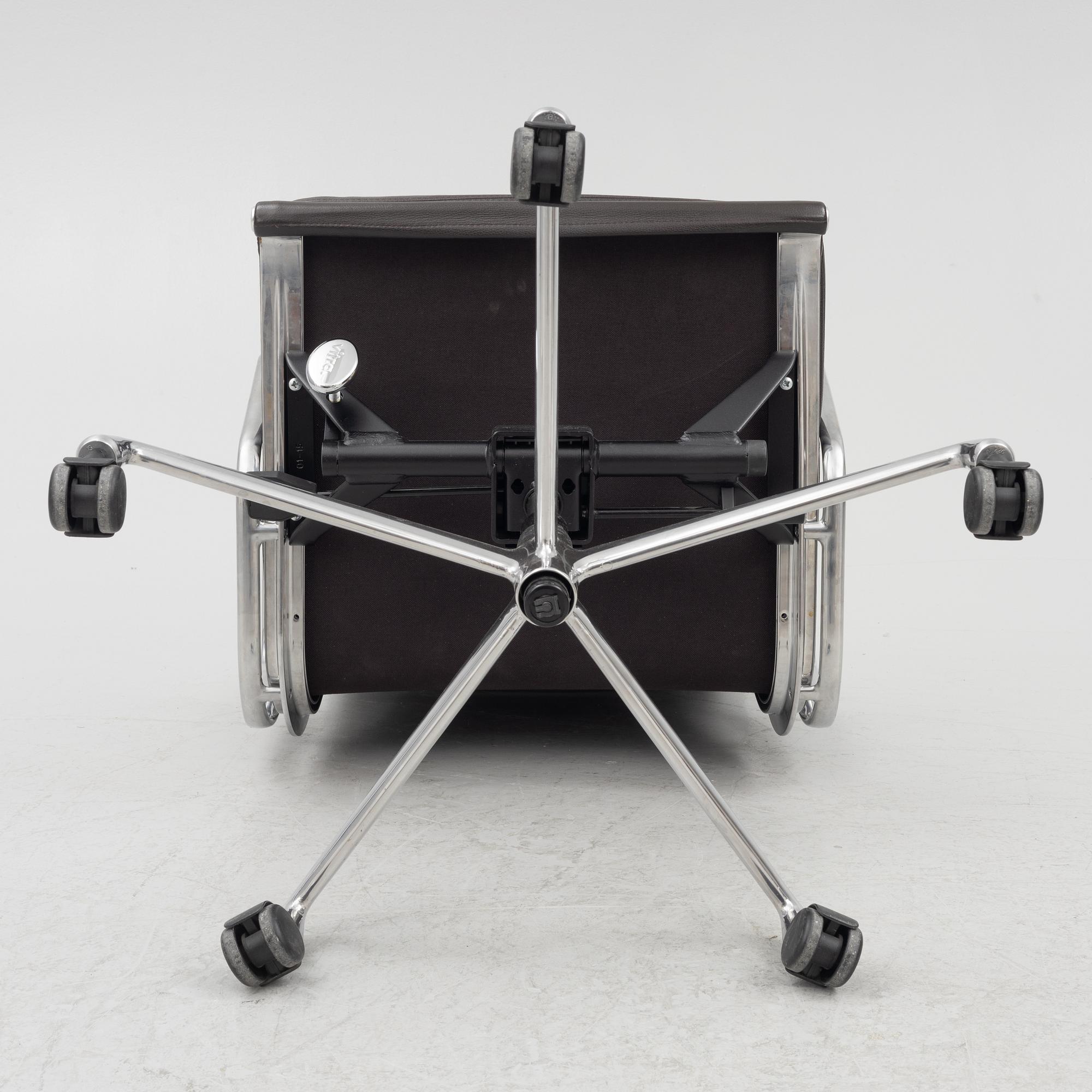 Charles & Ray Eames, office chair, "Soft Pad Chair EA217", Vitra.