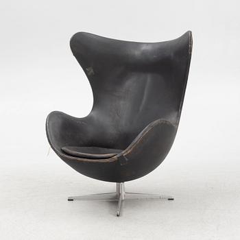 Arne Jacobsen, armchair, "The Egg", Fritz Hansen, Denmark.