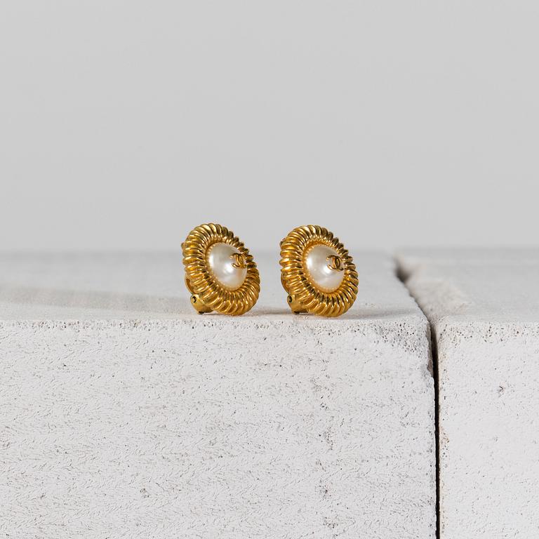 ÖRHÄNGEN, ett par, Chanel.