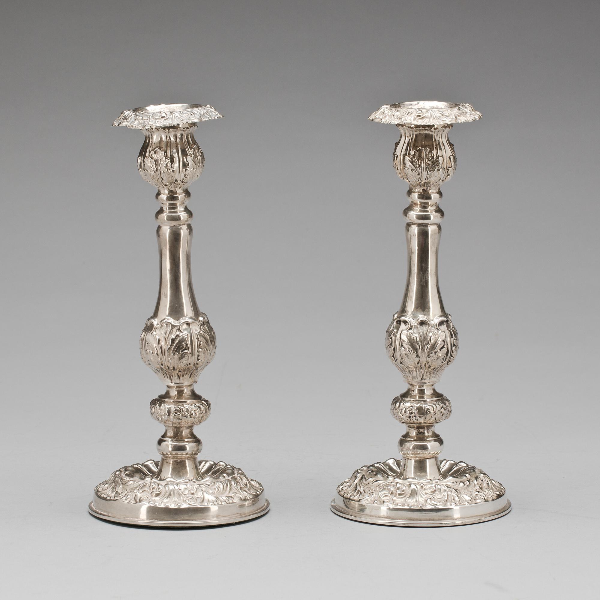 LJUSSTAKAR, ett par, silver.  Gustav Möllenborg, 1842 Stockholm,