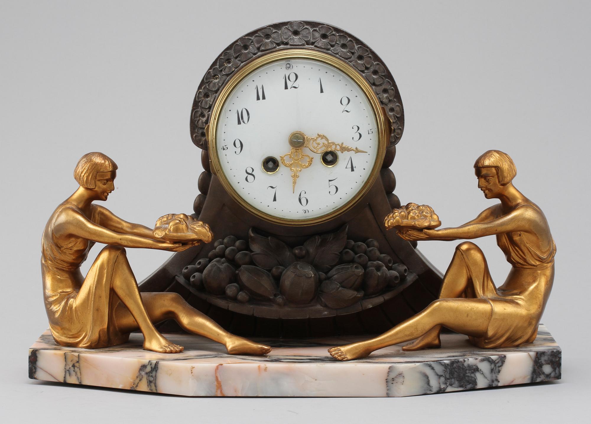 BORDSPENDYL, gulmetall, art déco, 1920-tal.