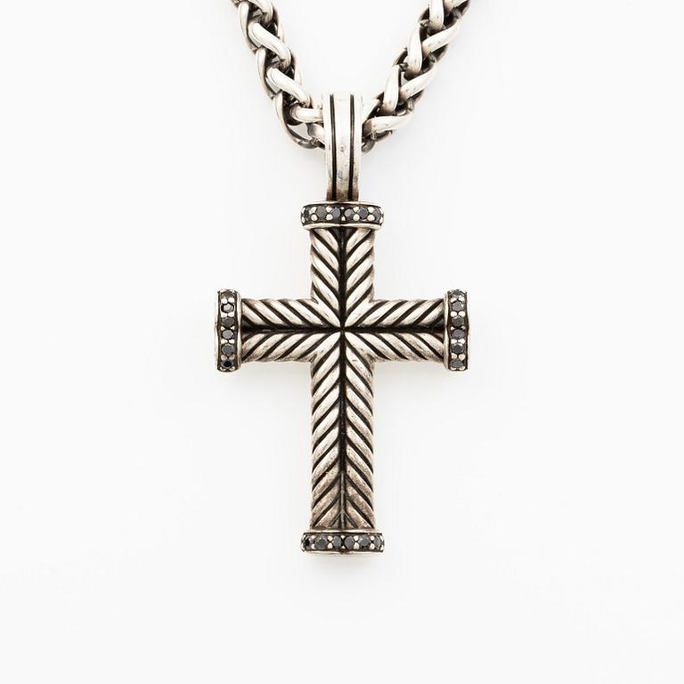 David Yurman, necklace in the form of a cross, silver with black diamonds.