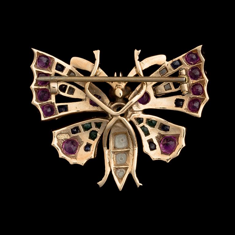 A BROOCH, 14K gold, cultured pearls, sapphires, rubies, aquamarine, rose cut diamonds.