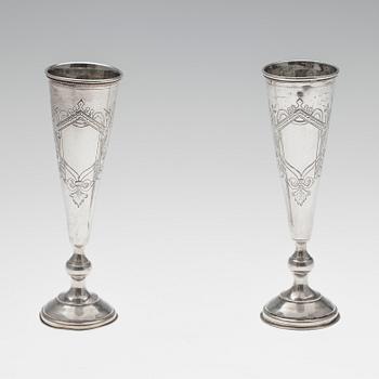 CHAMPAGNEBÄGARE, ett par, silver, Schetinin Ilya Fomich Щетинин Илья Фомич, Moskva, ca 1900. Tot. vikt ca 162 g.