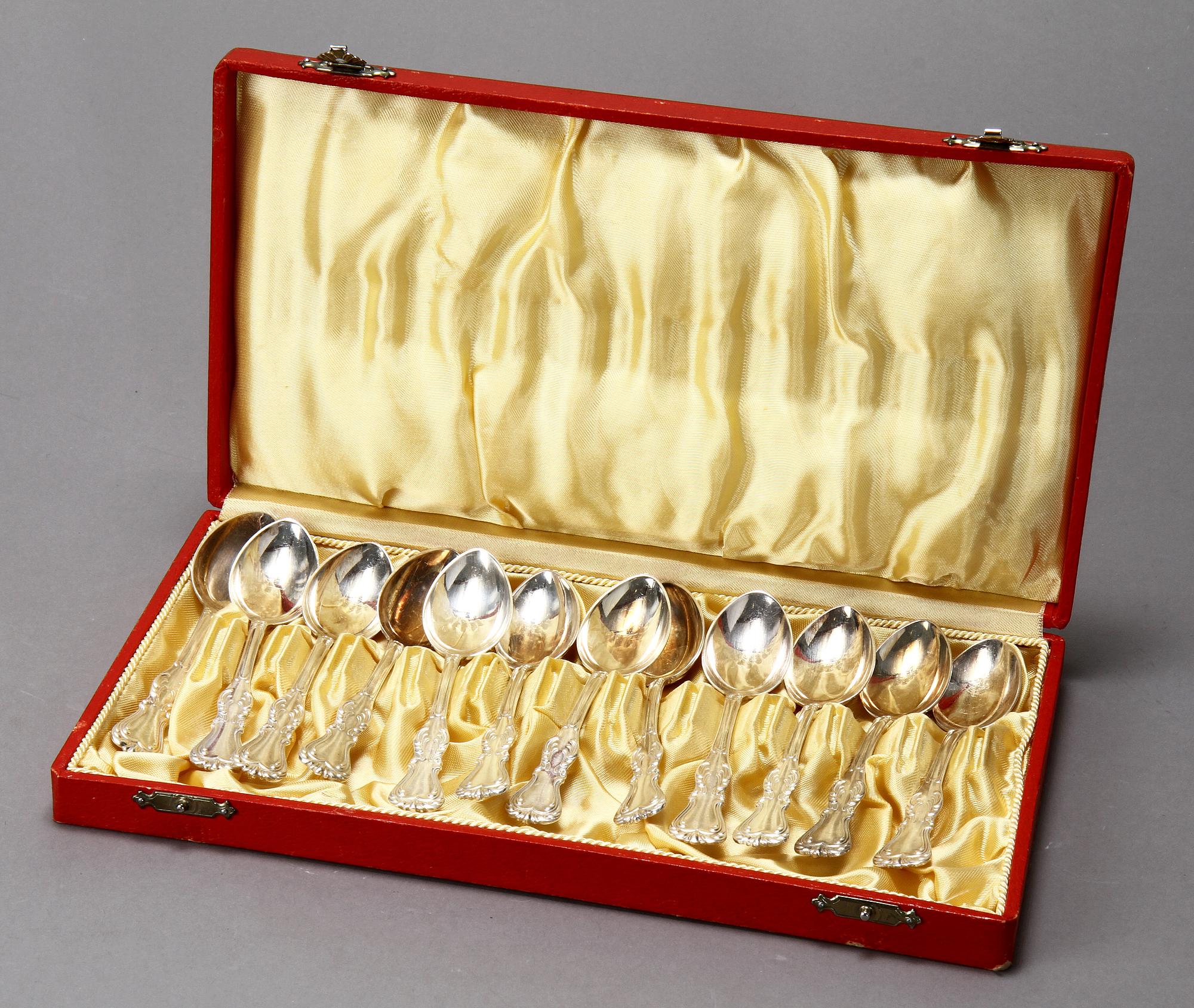 TESKEDAR, 12 st, silver, C G Hallberg, Stockholm, 1952. Vikt 280 gram.