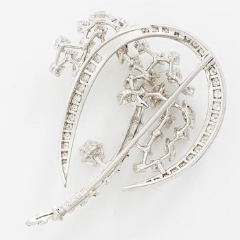 Brooch, 18K white gold set with brilliant-cut, marquise-cut, octagonal-cut, and baguette-cut diamonds.