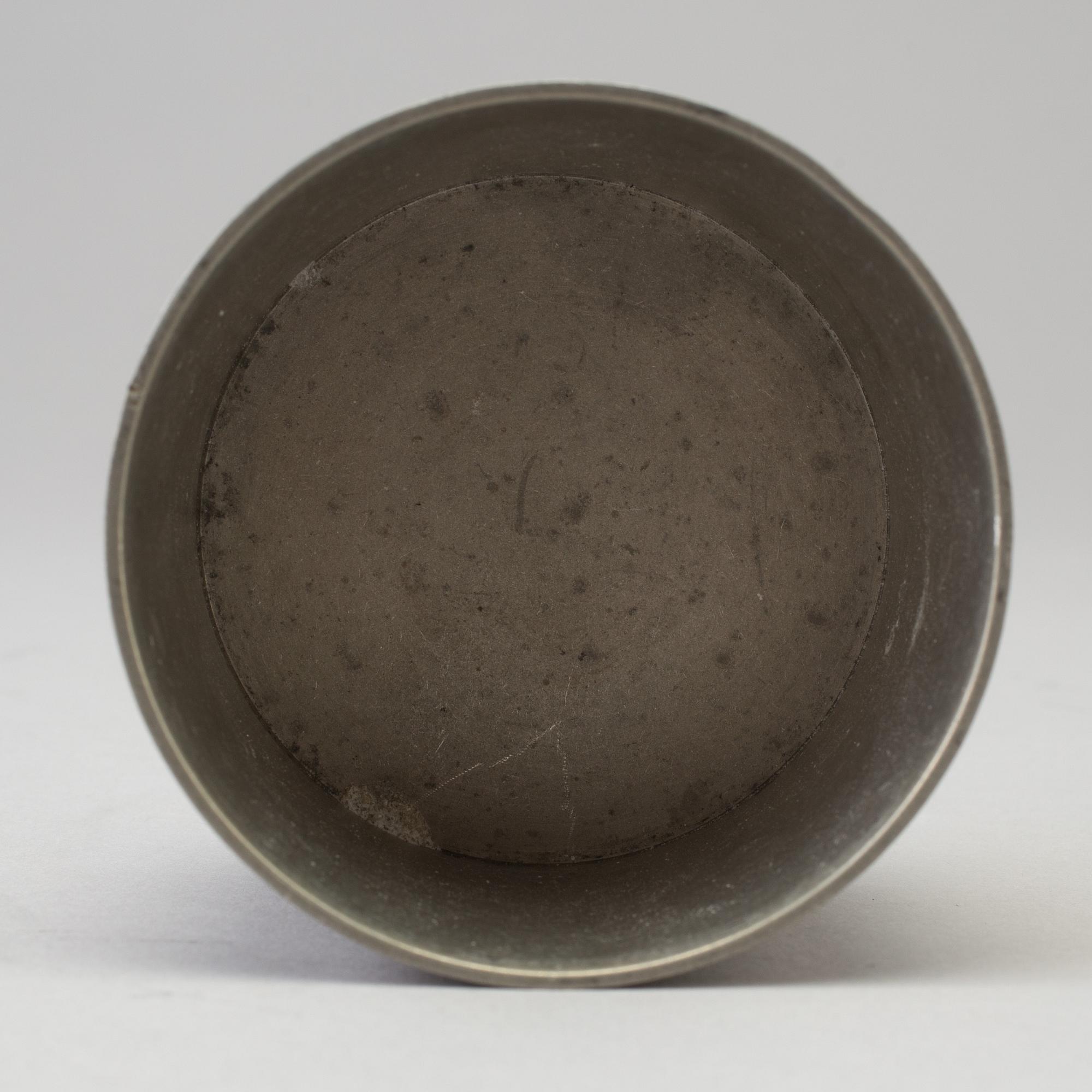 ESTRID ERICSON, tennburk med lockknopp i agat, Firma Svenskt tenn, 1930.